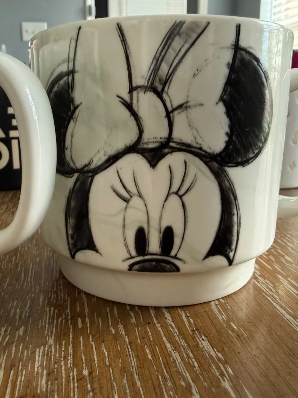 Excellent Condition – Official Disney Coffee Mugs (Set of 4